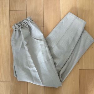 Beige elastic pant with pockets, feels like linen